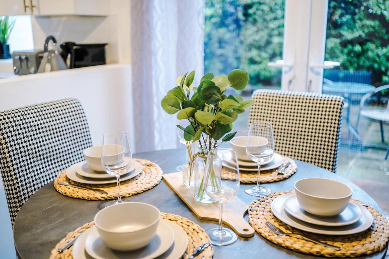 Welcoming 3 Bed Home, 10 Mins From Chester Races And Zoo Saughall Εξωτερικό φωτογραφία